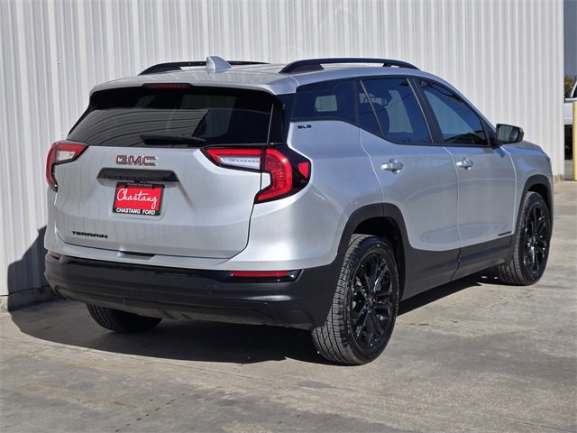 Used 2022 GMC Terrain SLE w/ Elevation Edition image 3