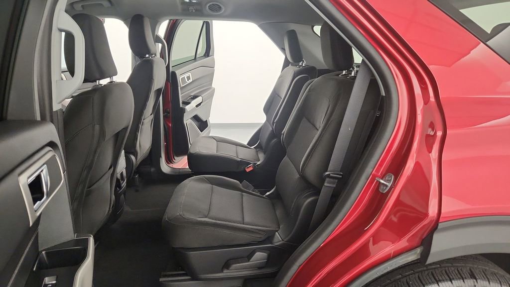 Certified 2024 Ford Explorer XLT image 29