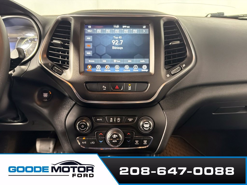 Used 2021 Jeep Cherokee Trailhawk AWD/4WD image 15