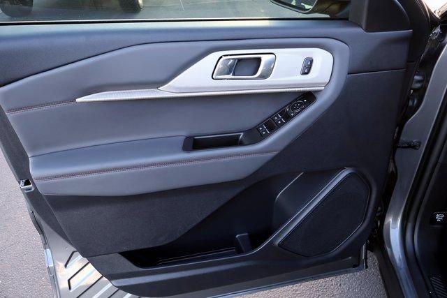 Certified 2025 Ford Explorer Active w/ Active Comfort Package image 28