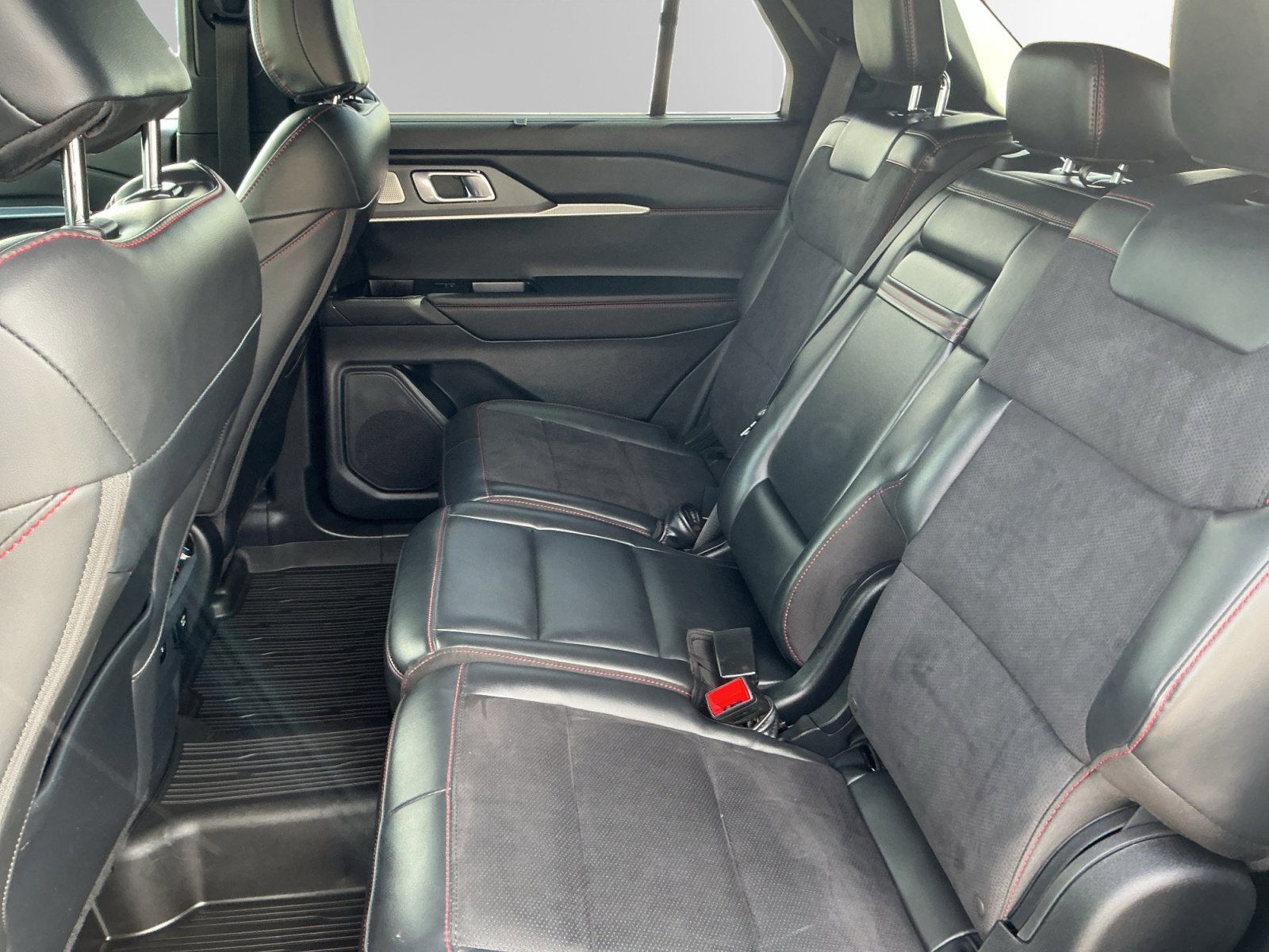 Certified 2025 Ford Explorer ST image 13