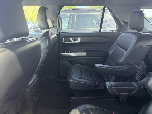 Certified 2023 Ford Explorer XLT w/ Equipment Group 202A AWD/4WD image 4