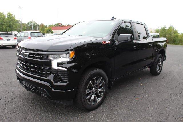Used 2024 Chevrolet Silverado 1500 RST w/ Convenience Package II AWD/4WD image 8