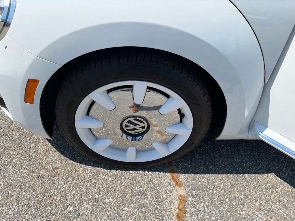 Used 2019 Volkswagen Beetle 2.0T Final Edition SEL FWD image 22