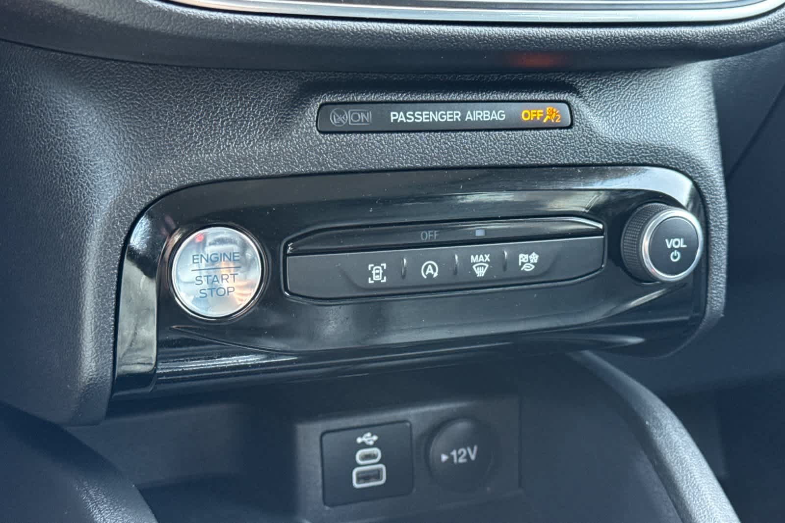 Certified 2025 Ford Escape Platinum AWD/4WD image 21