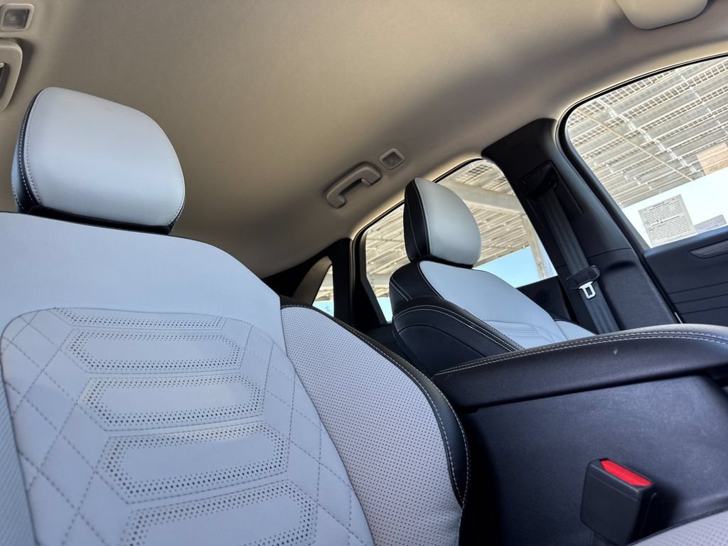 Certified 2023 Ford Escape Platinum w/ Premium Technology Package AWD/4WD image 16