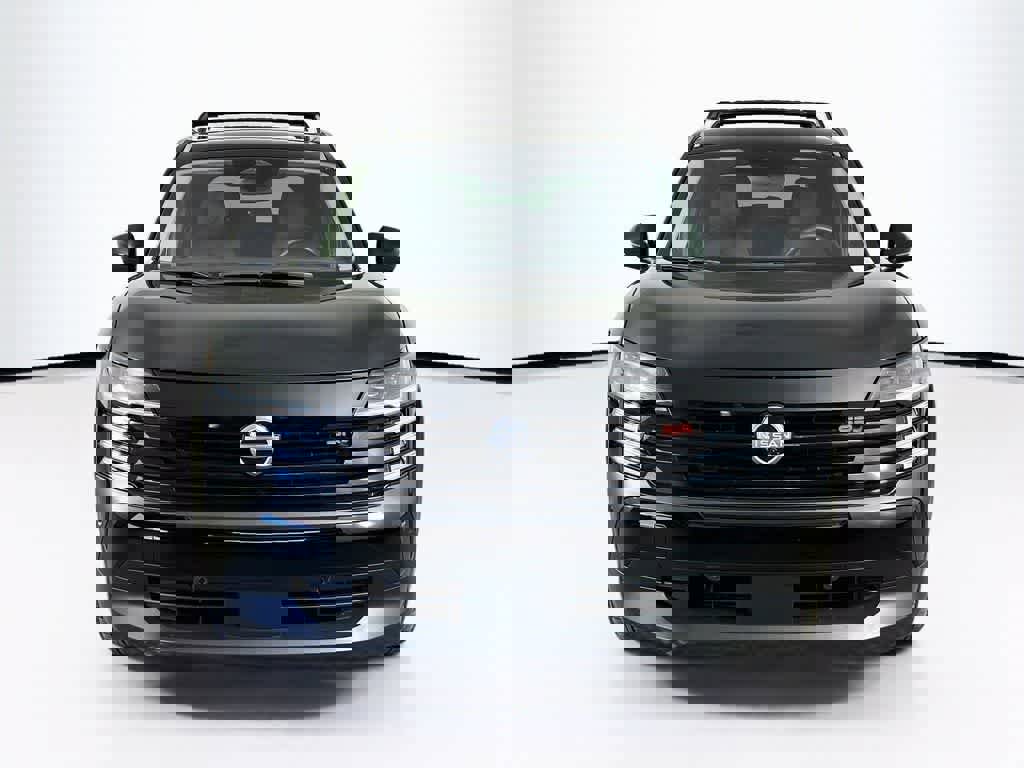 Used 2025 Nissan Kicks SR FWD image 6