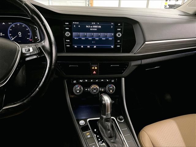 Used 2019 Volkswagen Jetta SEL w/ Cold Weather Package FWD image 6