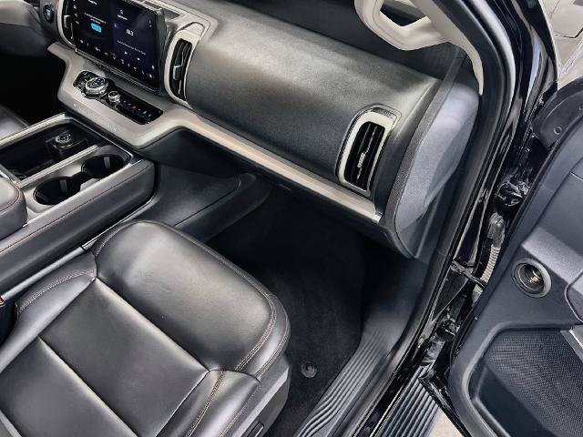 Certified 2025 Ford Expedition Active AWD/4WD image 33