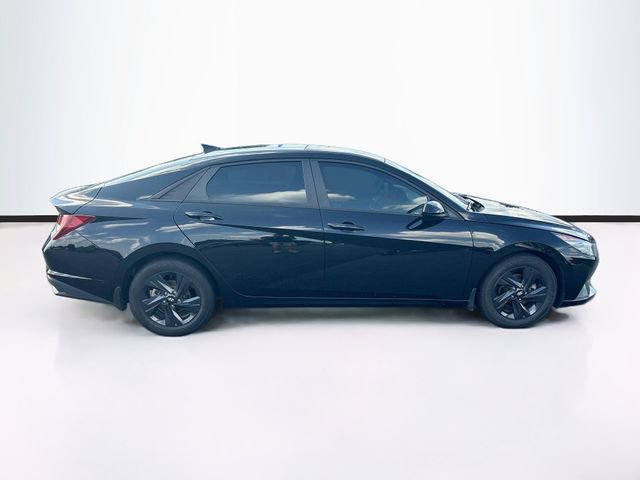 Used 2022 Hyundai Elantra SEL FWD image 11
