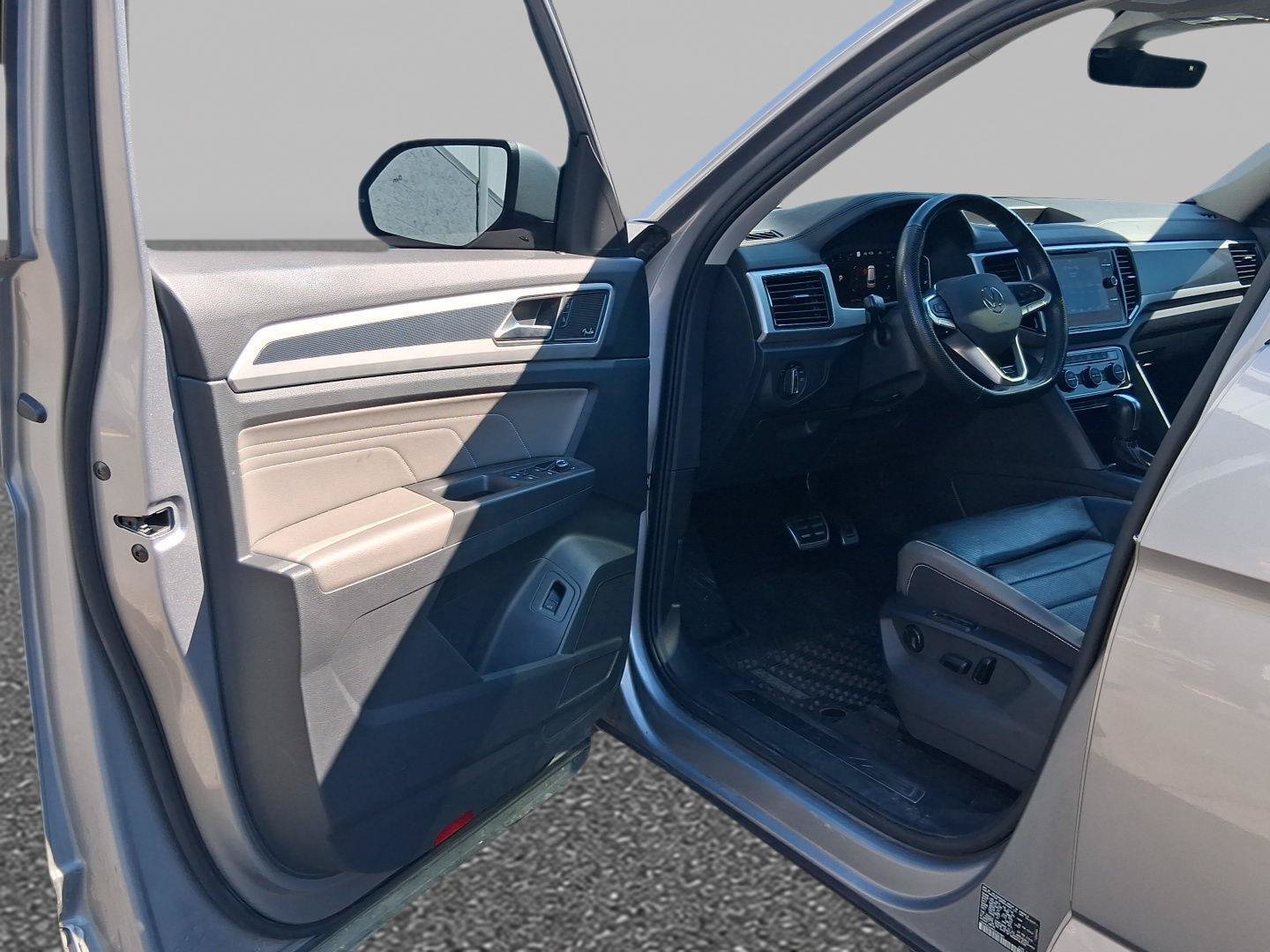 Used 2022 Volkswagen Atlas SEL Premium AWD/4WD image 9