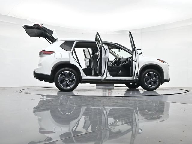 Used 2024 Nissan Rogue SV AWD/4WD image 54
