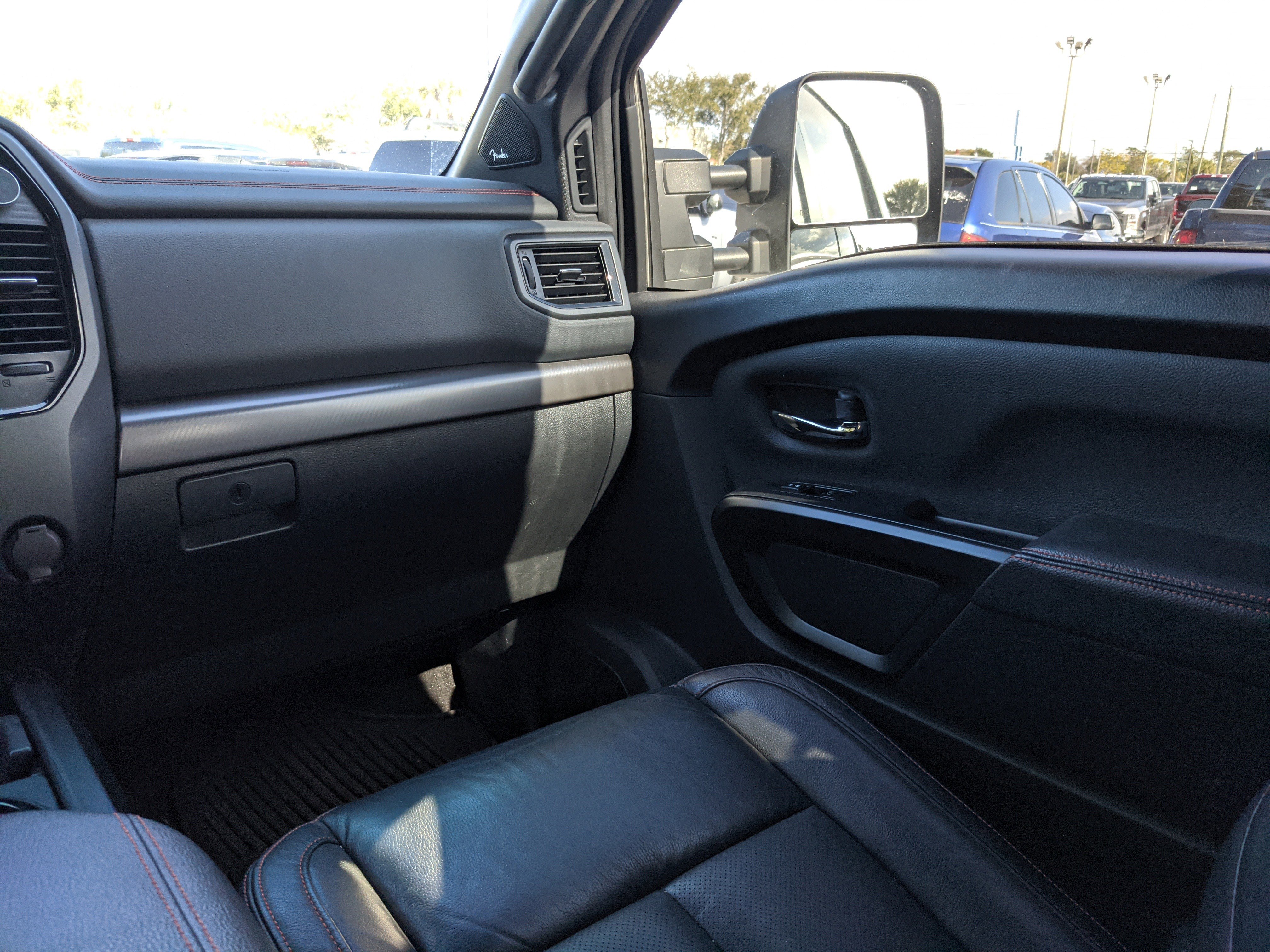 Used 2021 Nissan Titan PRO-4X w/ Pro-4x Convenience Package image 17