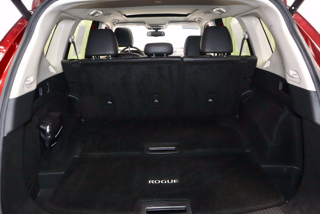 Used 2023 Nissan Rogue Platinum FWD image 14