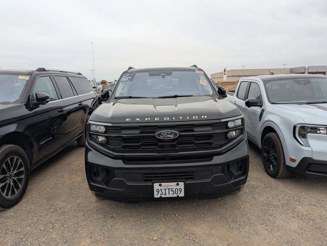 Certified 2025 Ford Expedition Max Active AWD/4WD image 3