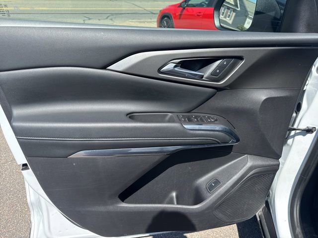 Used 2025 Chevrolet Traverse LT AWD/4WD image 14