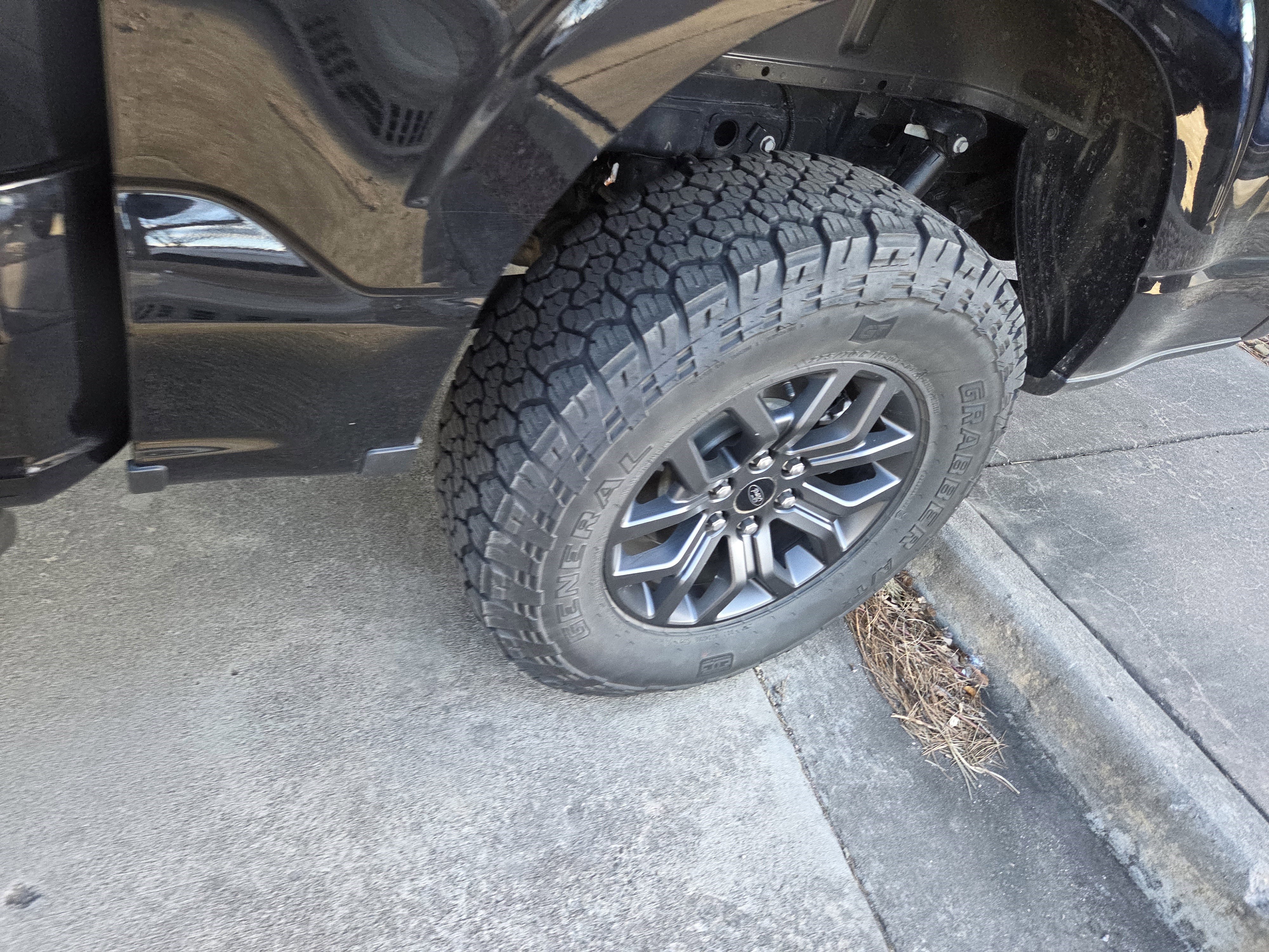 Certified 2024 Ford F150 Tremor w/ Bed Utility Package image 11