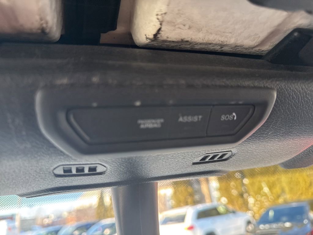 Used 2020 Jeep Wrangler Unlimited Sahara image 22