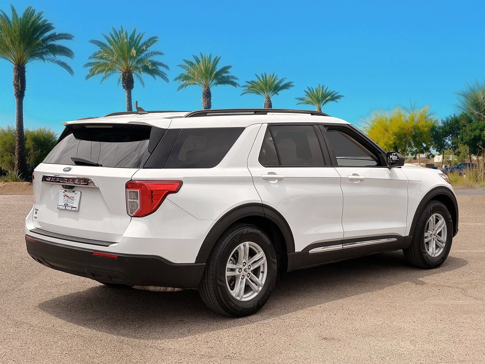 Certified 2021 Ford Explorer XLT RWD image 5