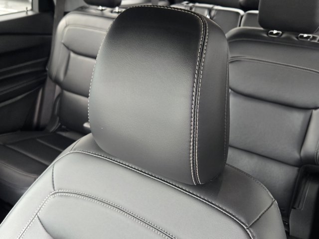 Certified 2022 Ford Explorer XLT w/ Equipment Group 202A image 21
