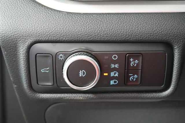 Certified 2023 Ford Explorer XLT w/ Equipment Group 202A image 17