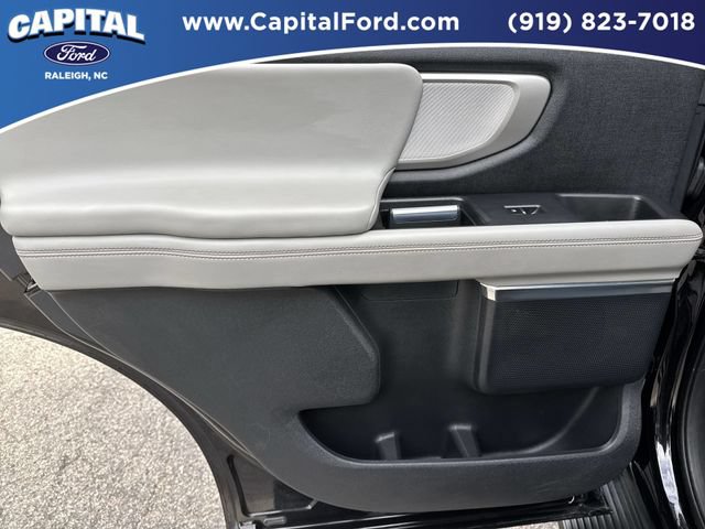 Certified 2025 Ford Expedition Active AWD/4WD image 17