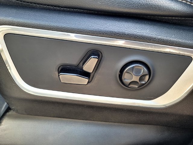 Used 2019 RAM 1500 Laramie AWD/4WD image 11