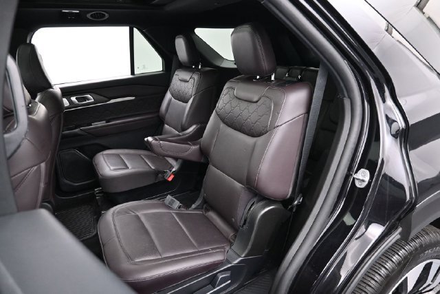 Certified 2025 Ford Explorer Platinum w/ LUX Leather Package AWD/4WD image 29