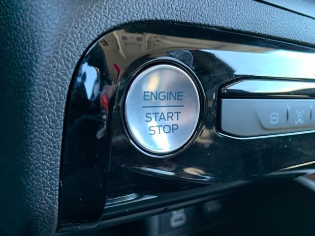 Certified 2025 Ford Escape SE FWD image 21