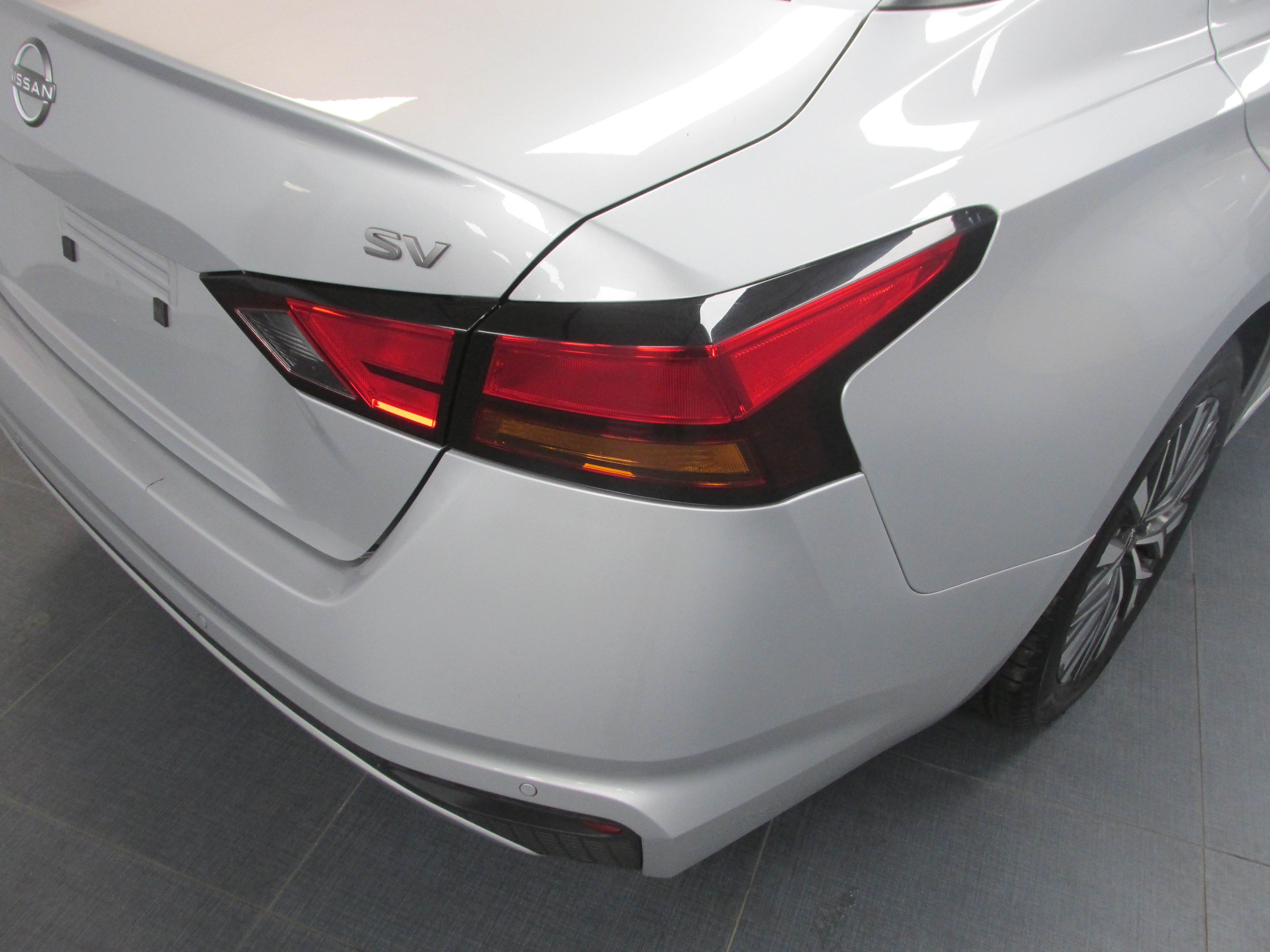 Used 2024 Nissan Altima 2.5 SV FWD image 11