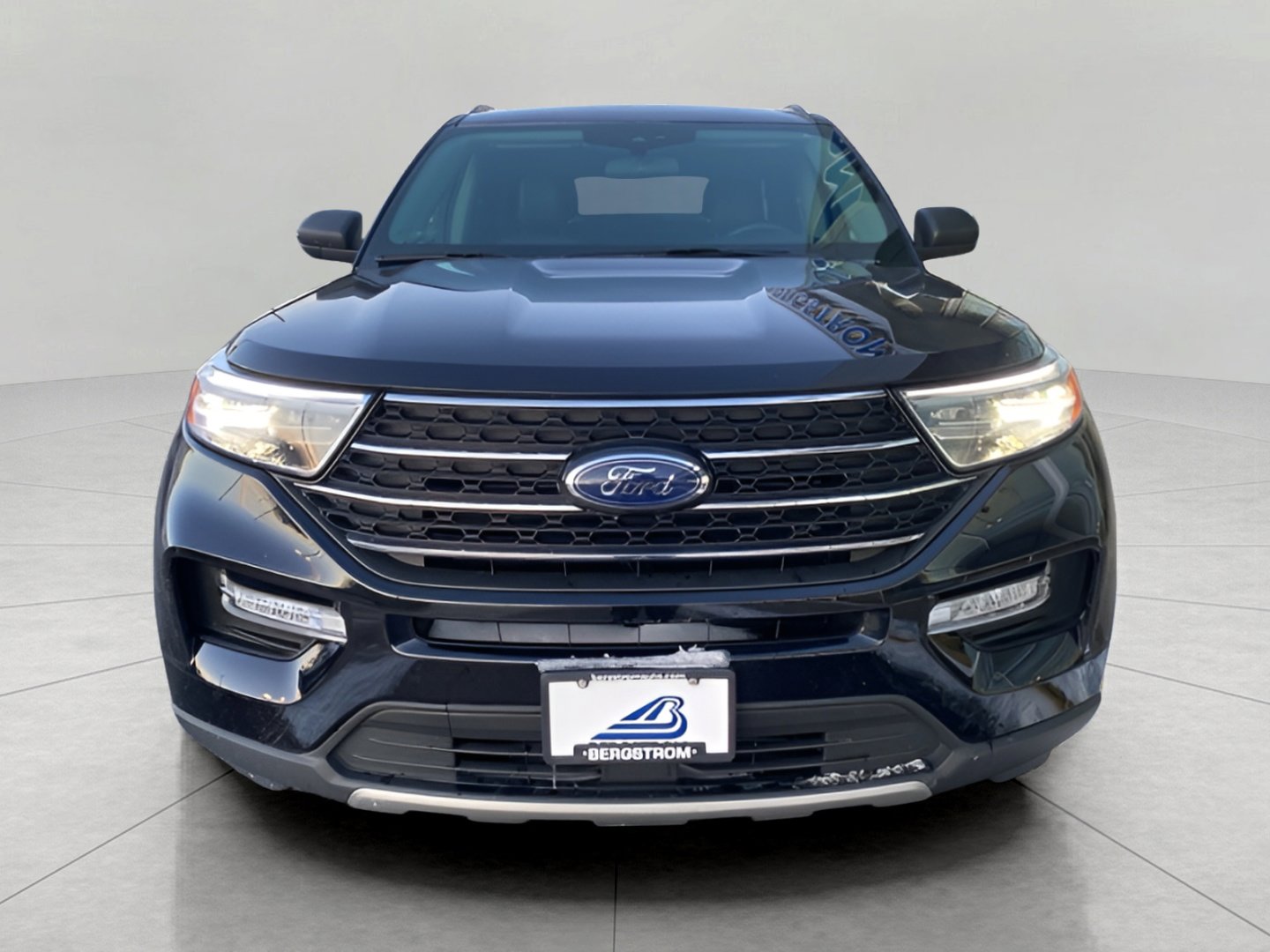 Certified 2022 Ford Explorer XLT w/ Equipment Group 202A image 2