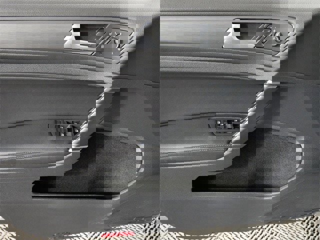 Used 2018 Volkswagen Golf SE image 17