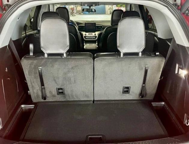 Certified 2024 Ford Explorer XLT w/ Equipment Group 202A AWD/4WD image 10