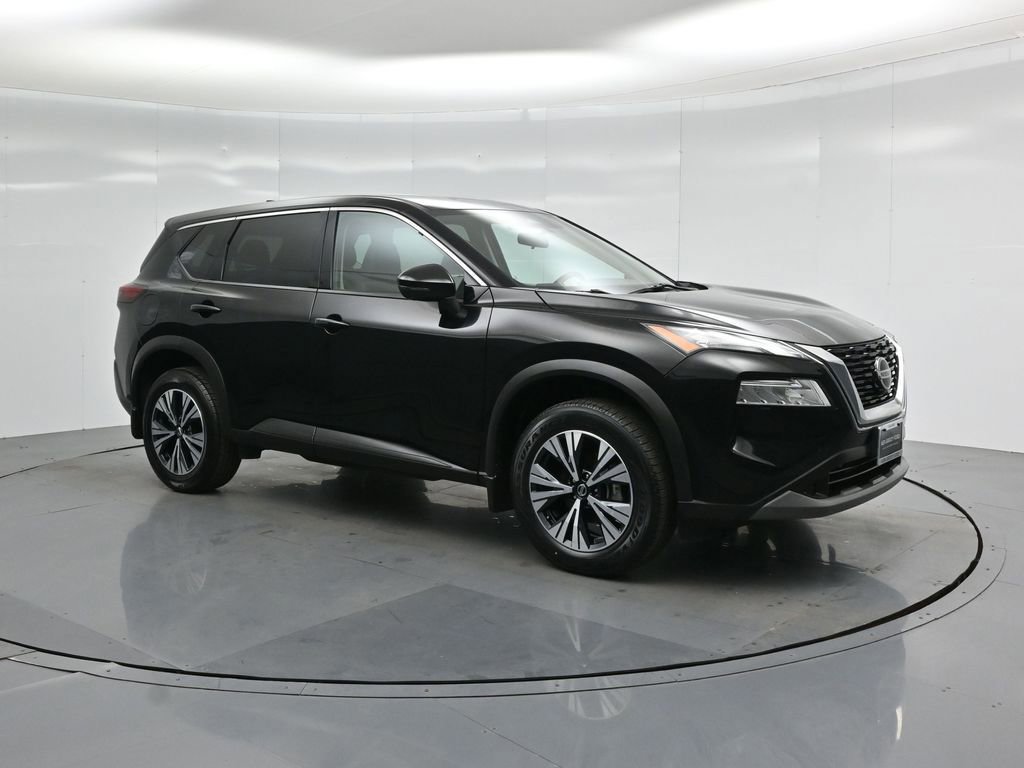 Used 2021 Nissan Rogue SV image 3