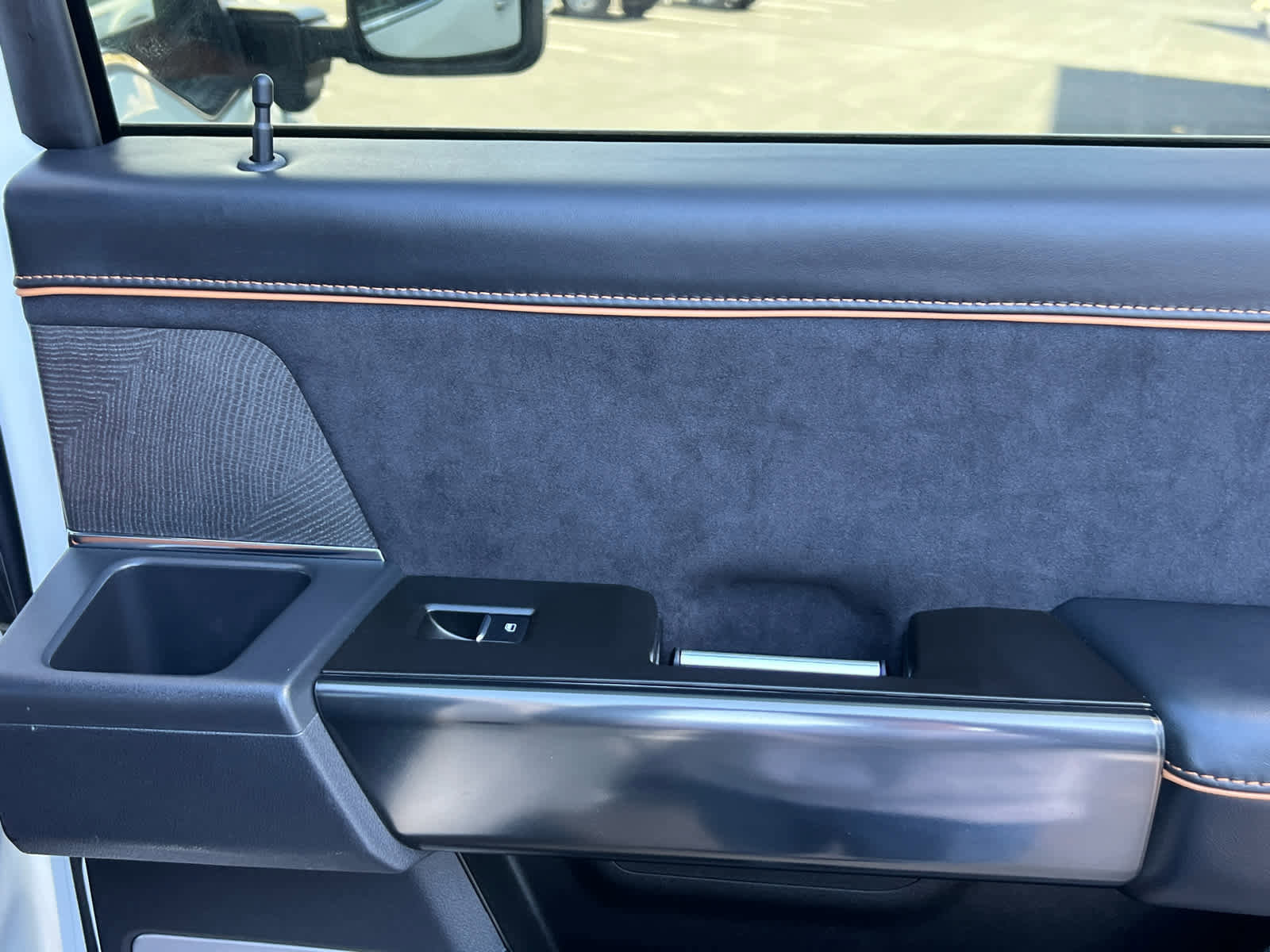 Certified 2024 Ford F350 Platinum w/ Tremor Off-Road Package image 21