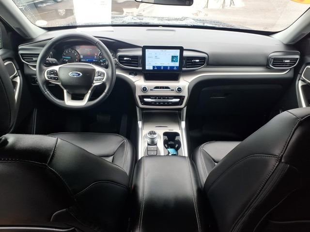 Certified 2023 Ford Explorer XLT w/ Equipment Group 202A AWD/4WD image 15