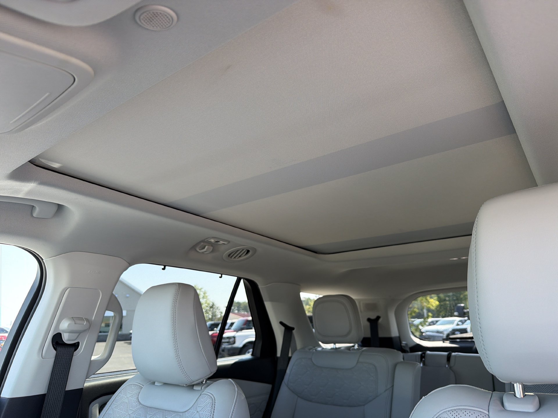 Certified 2025 Ford Explorer Platinum w/ Ultimate Package RWD image 4