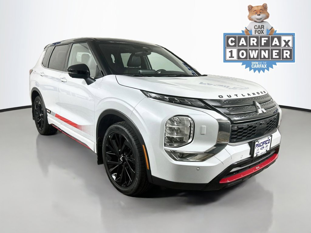 Used 2024 Mitsubishi Outlander AWD image 1