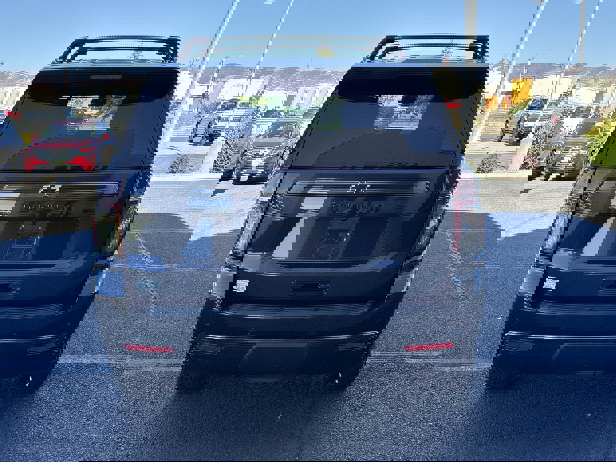 Used 2022 Chevrolet Tahoe Z71 w/ Luxury Package image 3