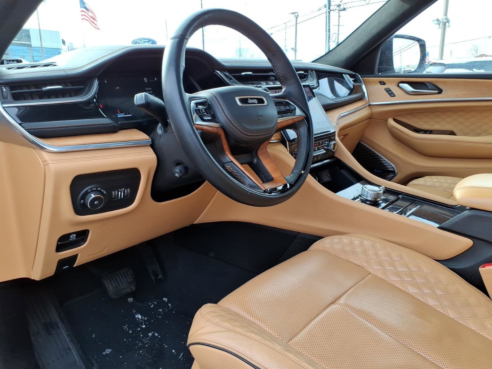 Used 2023 Jeep Grand Cherokee L Summit image 15