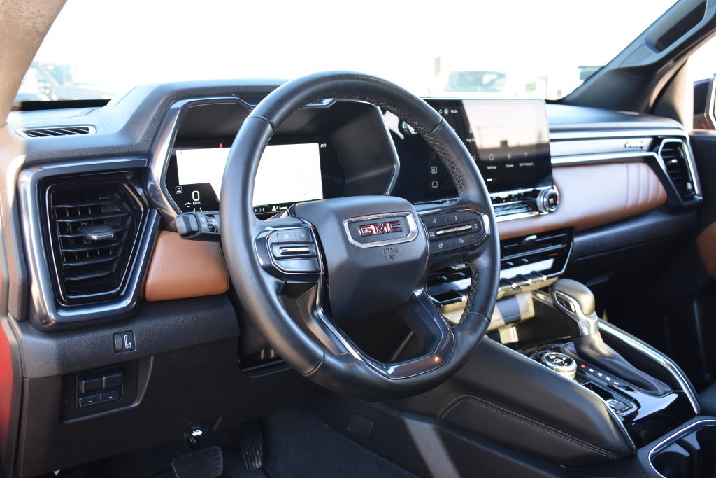 Used 2025 GMC Canyon AT4 w/ Technology Plus Package AWD/4WD image 24