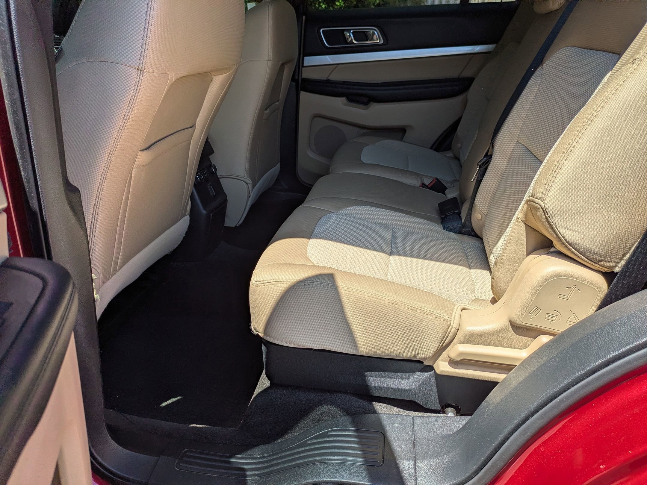 Certified 2017 Ford Explorer XLT FWD image 25