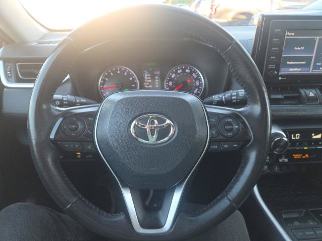 Used 2020 Toyota RAV4 XLE w/ Convenience Package FWD image 21