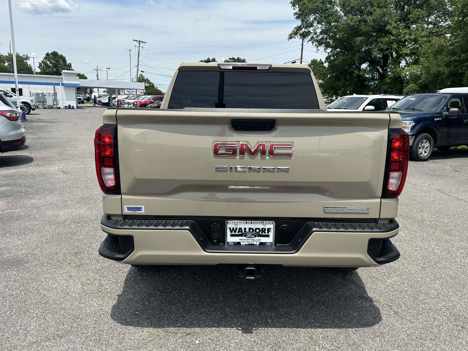 Used 2023 GMC Sierra 1500 Elevation AWD/4WD image 5