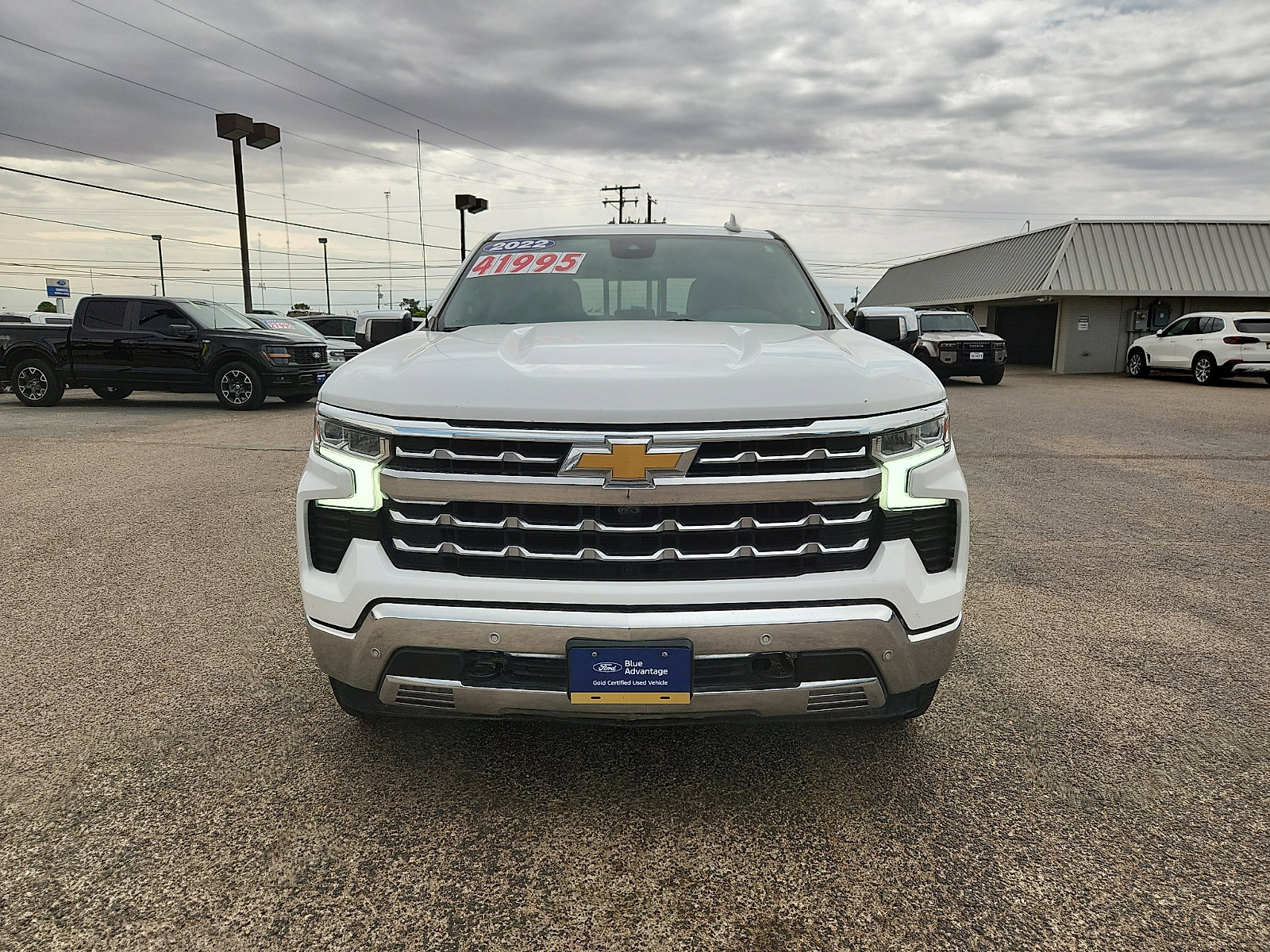 Used 2022 Chevrolet Silverado 1500 LTZ w/ LTZ Convenience Package II AWD/4WD image 2