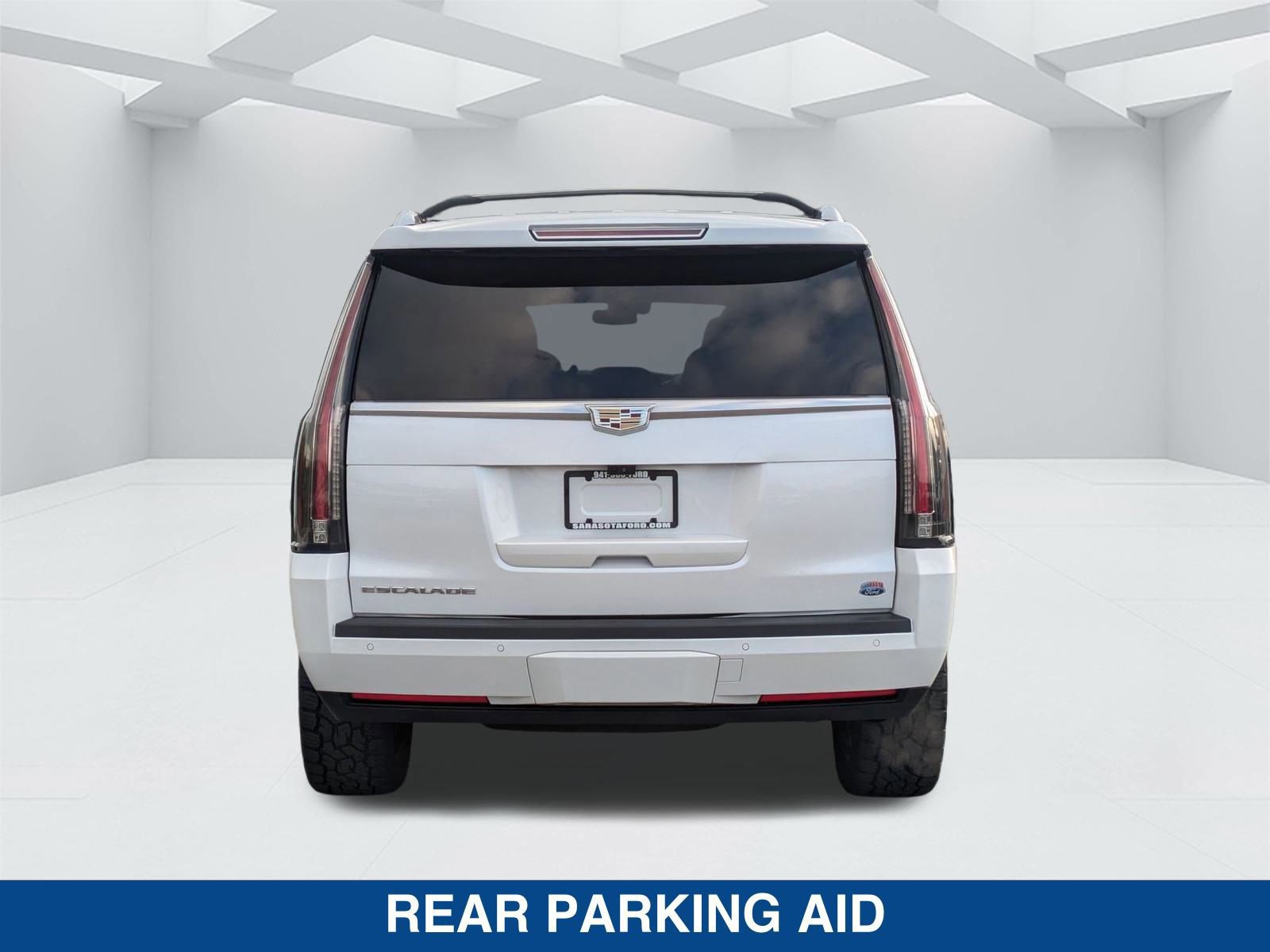 Used 2020 Cadillac Escalade Premium Luxury image 4