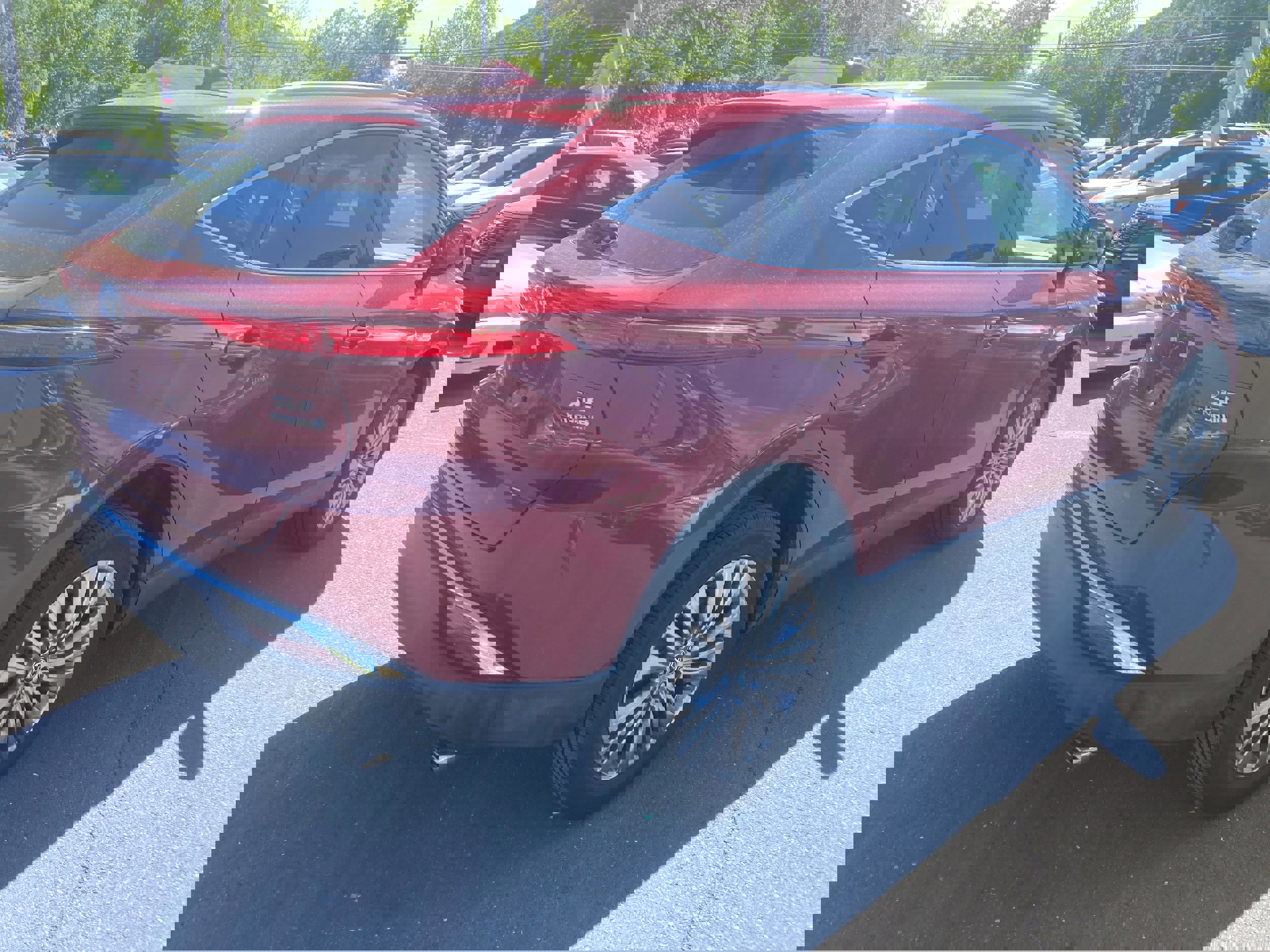 Used 2021 Toyota Venza XLE w/ Softex Package image 5