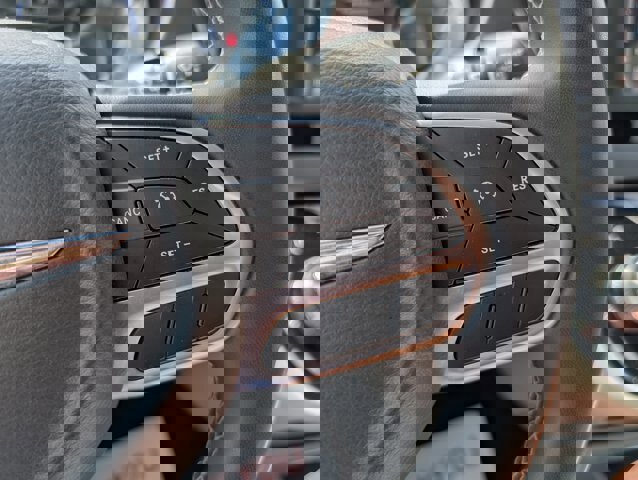 Used 2023 Chrysler Voyager LX image 21