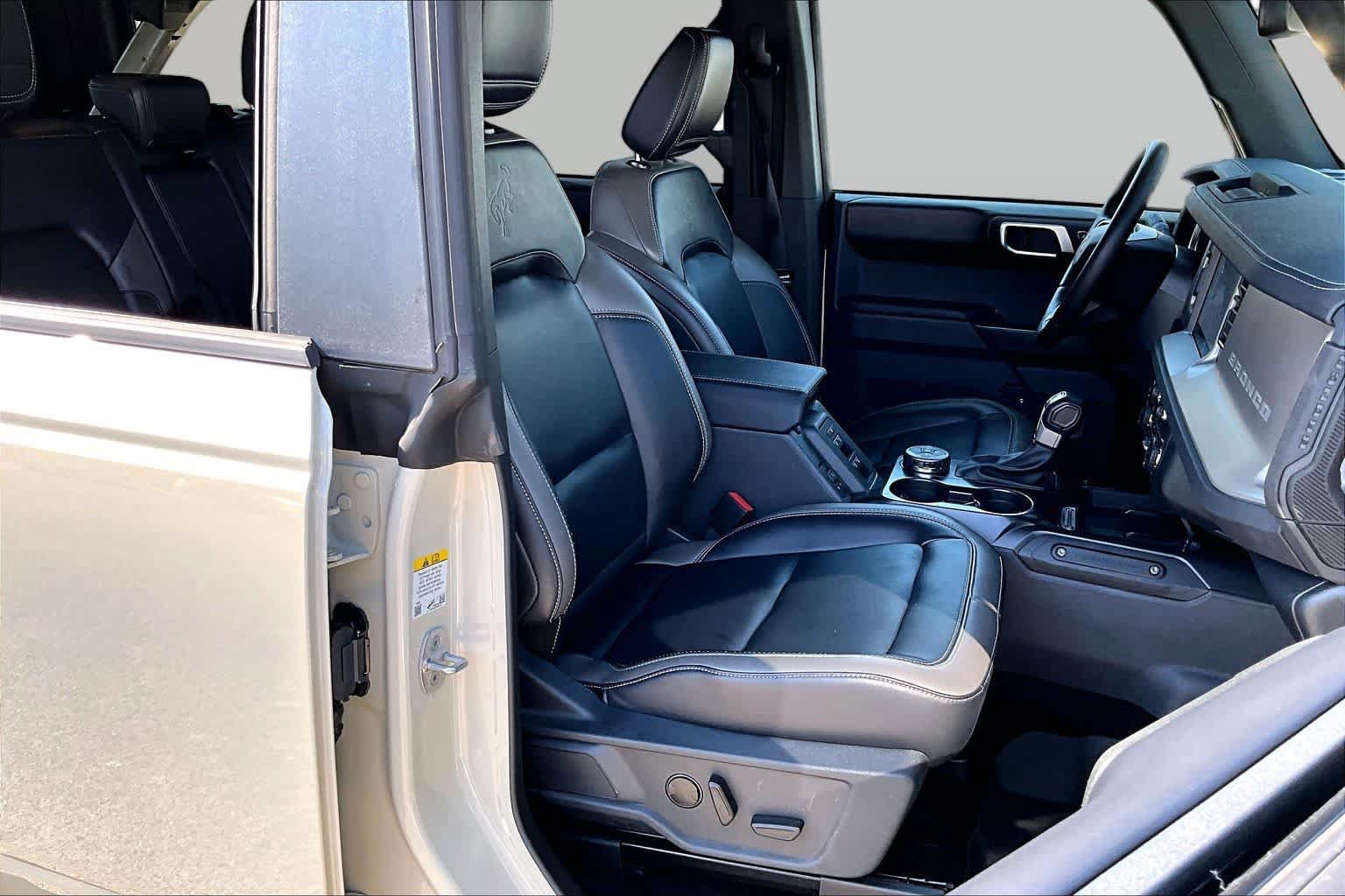 Certified 2025 Ford Bronco Outer Banks AWD/4WD image 9