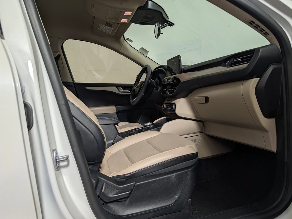 Certified 2020 Ford Escape SEL FWD image 12